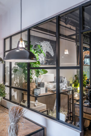Réalisation d'une verrière sur-mesure pour une fleuriste à Segny